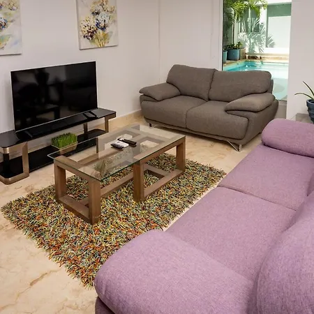 Magnificent 2 Blocks From The Beach And 5Th Ave